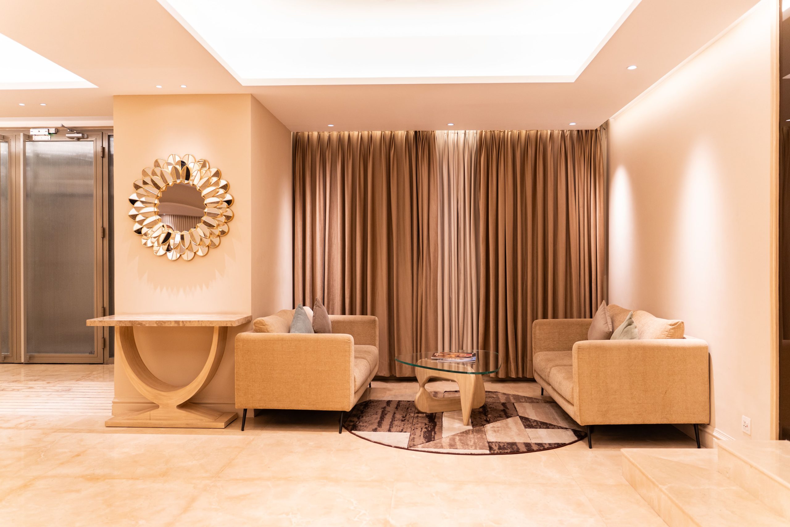 https://royalparkdhaka.com/wp-content/uploads/2025/05/Lobby-sitting-area-2-scaled.jpg